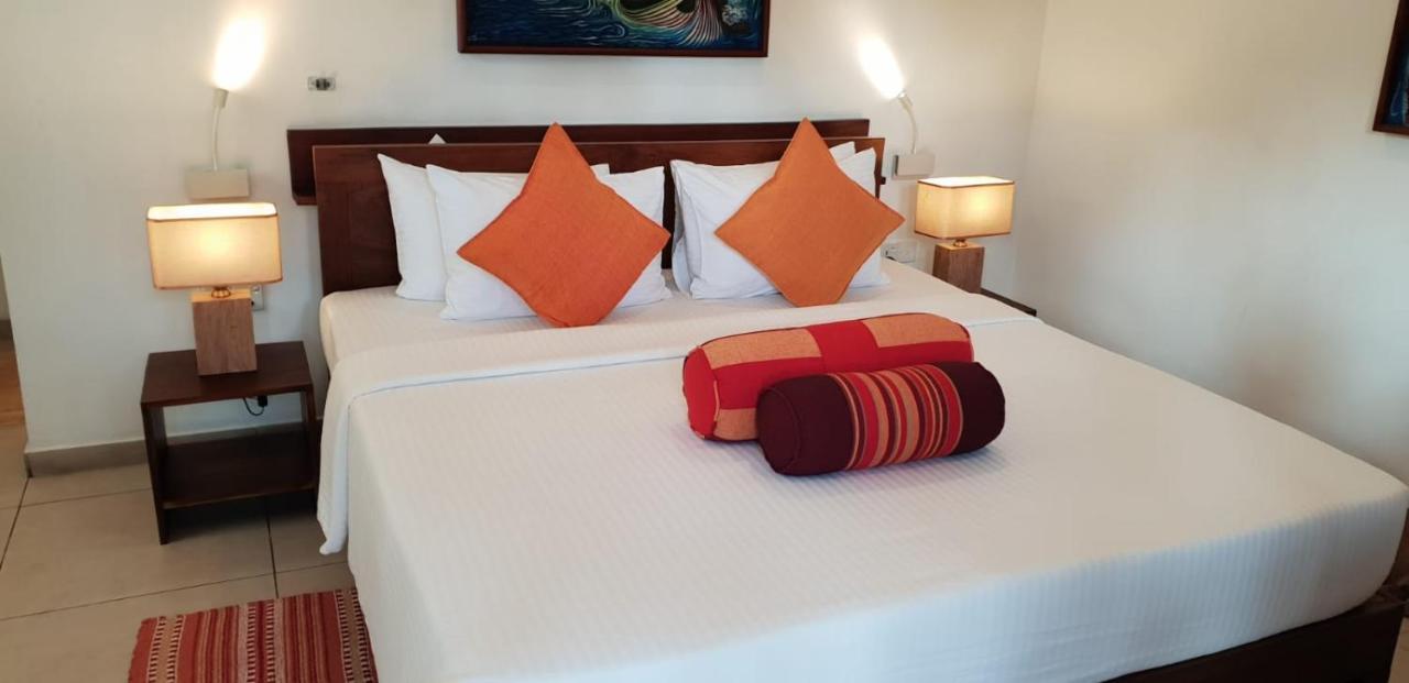 Rockside Cabanas Hotel Unawatuna Εξωτερικό φωτογραφία